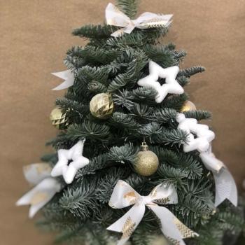 Маленькая новогодняя ёлка со снежинками код товара  341610